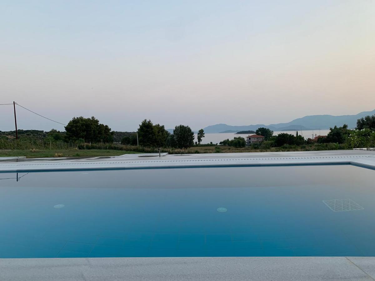 Varko Luxury Suites Paleros 外观 照片