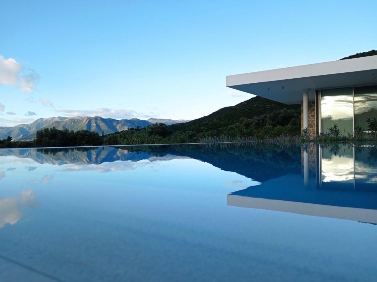 Varko Luxury Suites Paleros 外观 照片