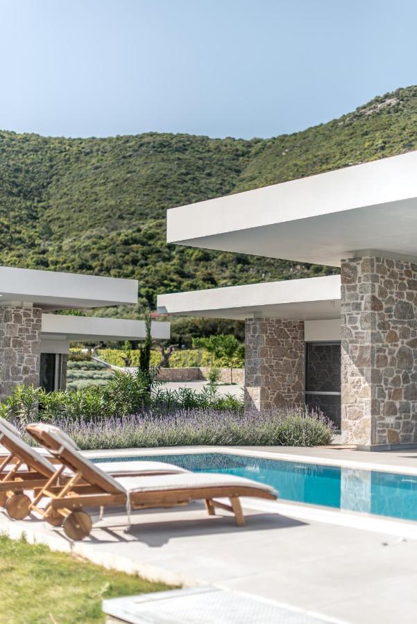 Varko Luxury Suites Paleros 外观 照片