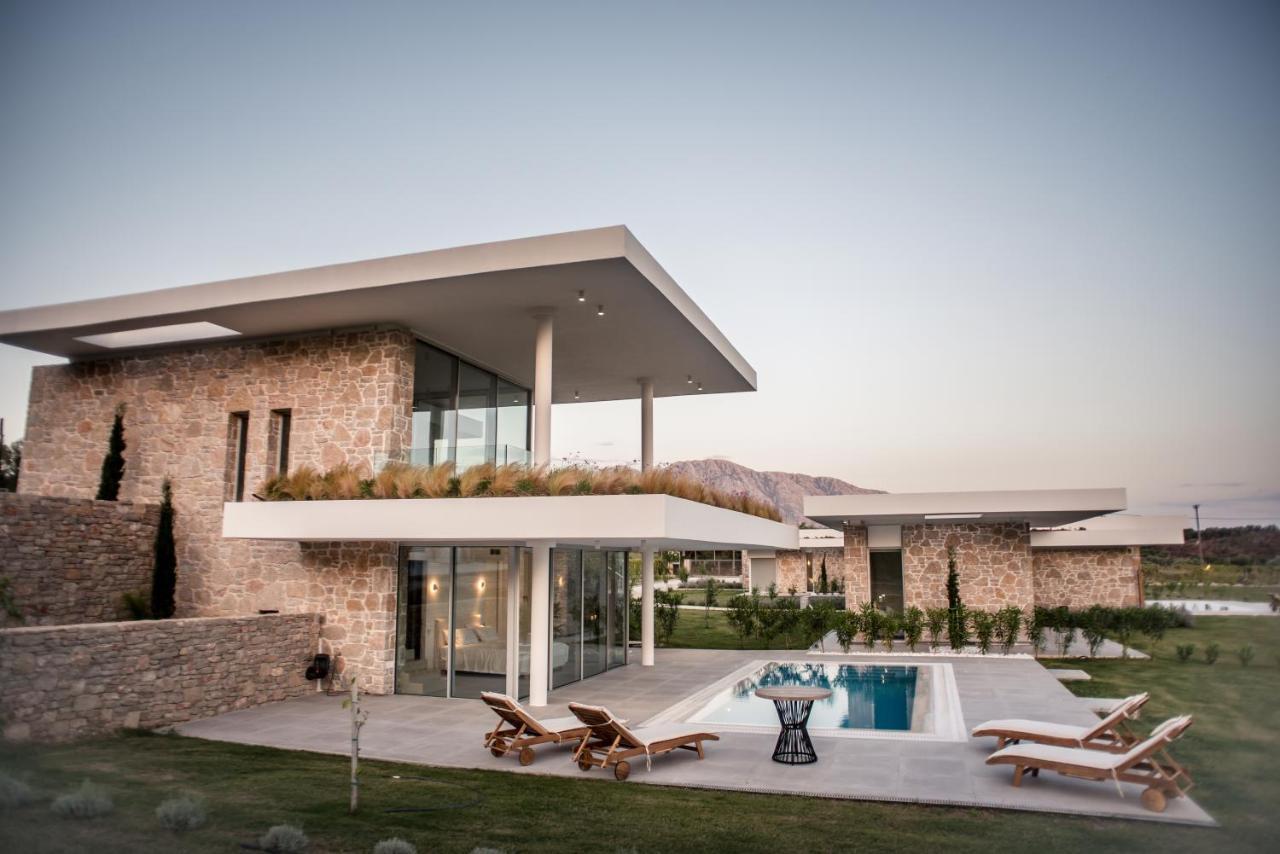 Varko Luxury Suites Paleros 外观 照片