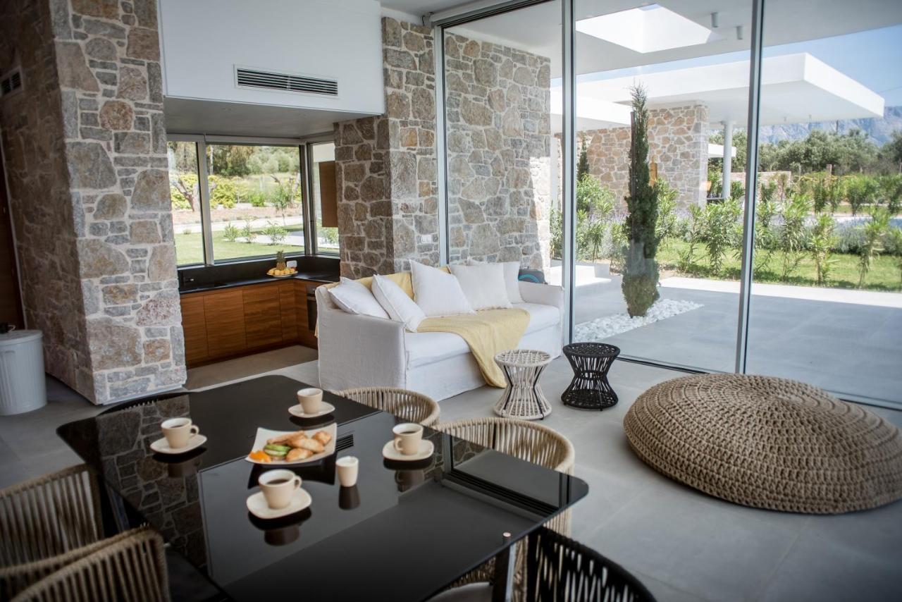 Varko Luxury Suites Paleros 外观 照片