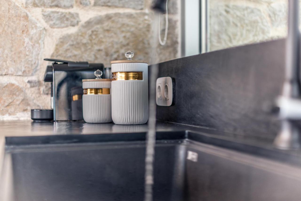Varko Luxury Suites Paleros 外观 照片