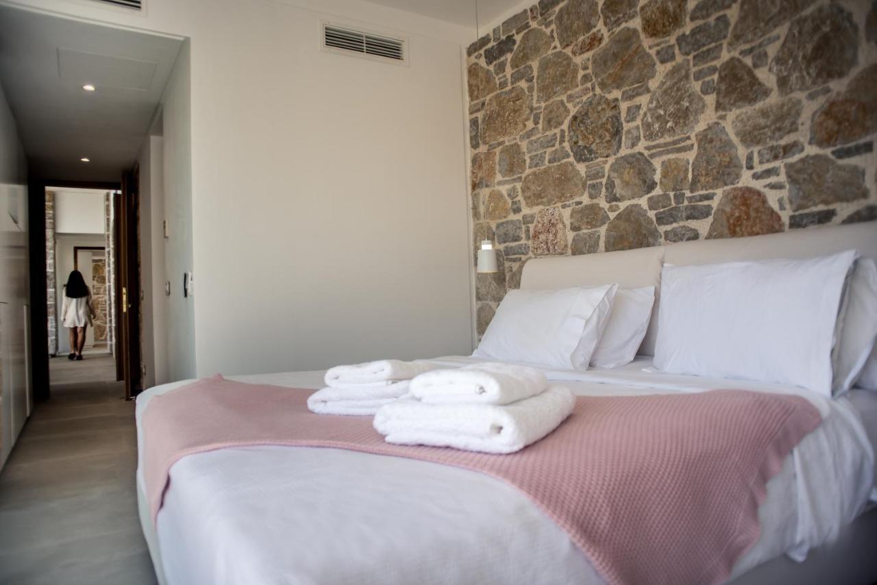 Varko Luxury Suites Paleros 外观 照片