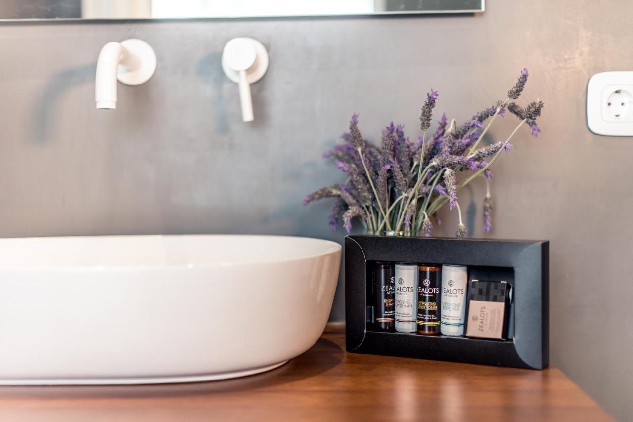 Varko Luxury Suites Paleros 外观 照片