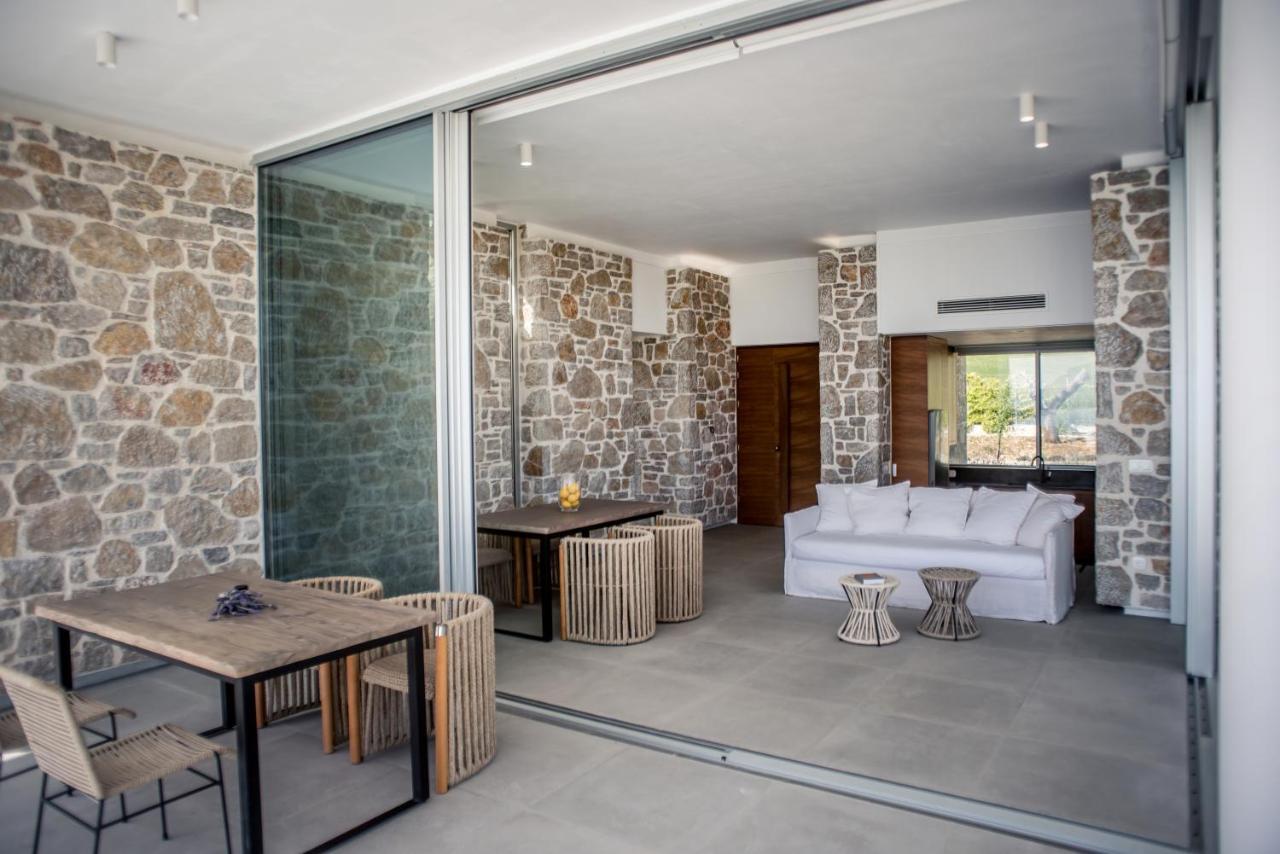 Varko Luxury Suites Paleros 外观 照片