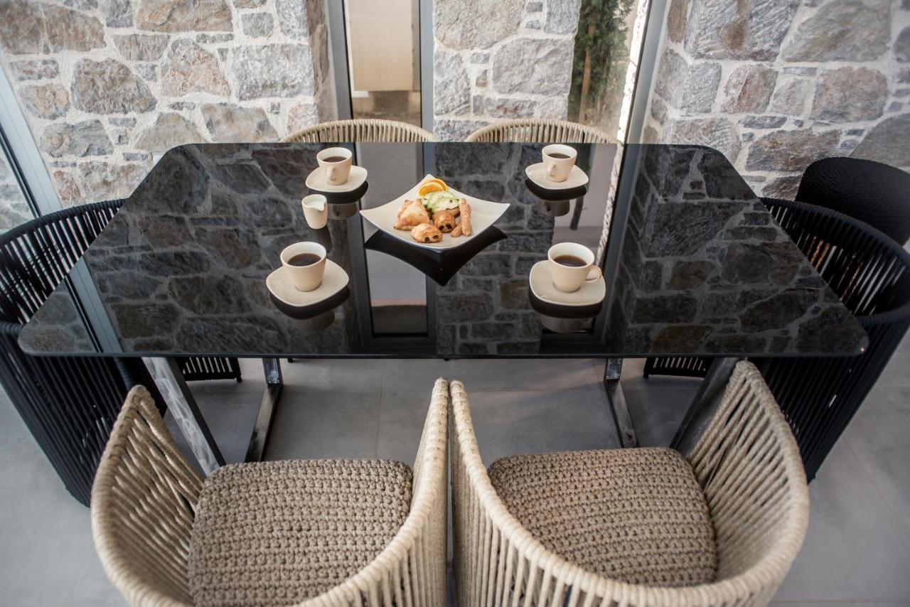 Varko Luxury Suites Paleros 外观 照片